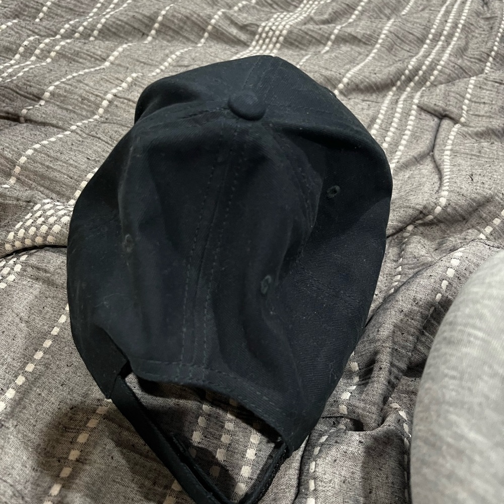 Liverpool Black Baseball Cap - Picture 2 of 2
